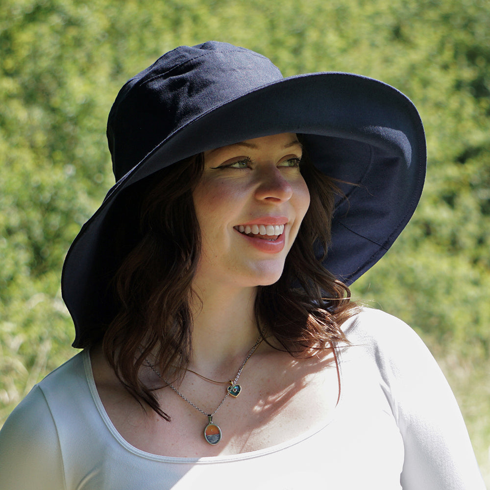 sur la tête Monaco Packable Sun Hat - Navy Blue