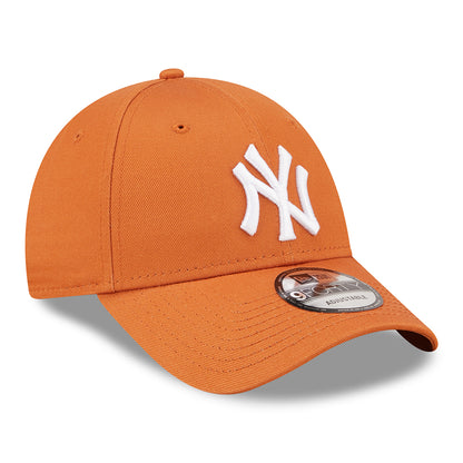 New Era 9FORTY New York Yankees Baseball Cap - MLB League Essential - Burnt Orange-White