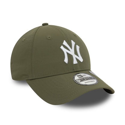 New Era 9FORTY New York Yankees Baseball Cap - MLB Recycled - Olive-White