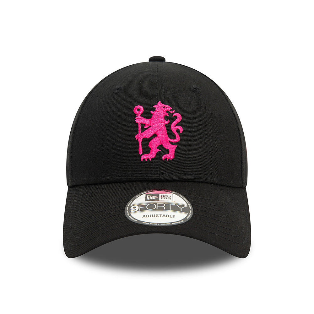 New Era 9FORTY Chelsea FC Baseball Cap - Lion Crest - Black-Hot Pink