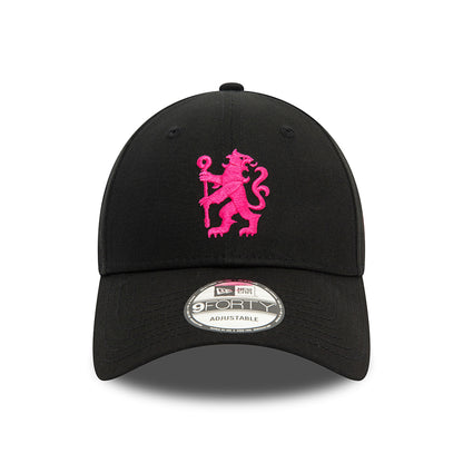 New Era 9FORTY Chelsea FC Baseball Cap - Lion Crest - Black-Hot Pink