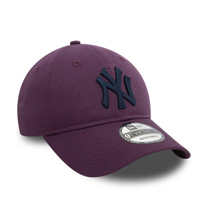 New Era 9TWENTY New York Yankees Baseball Cap - MLB League Essential - Damson-Navy Blue