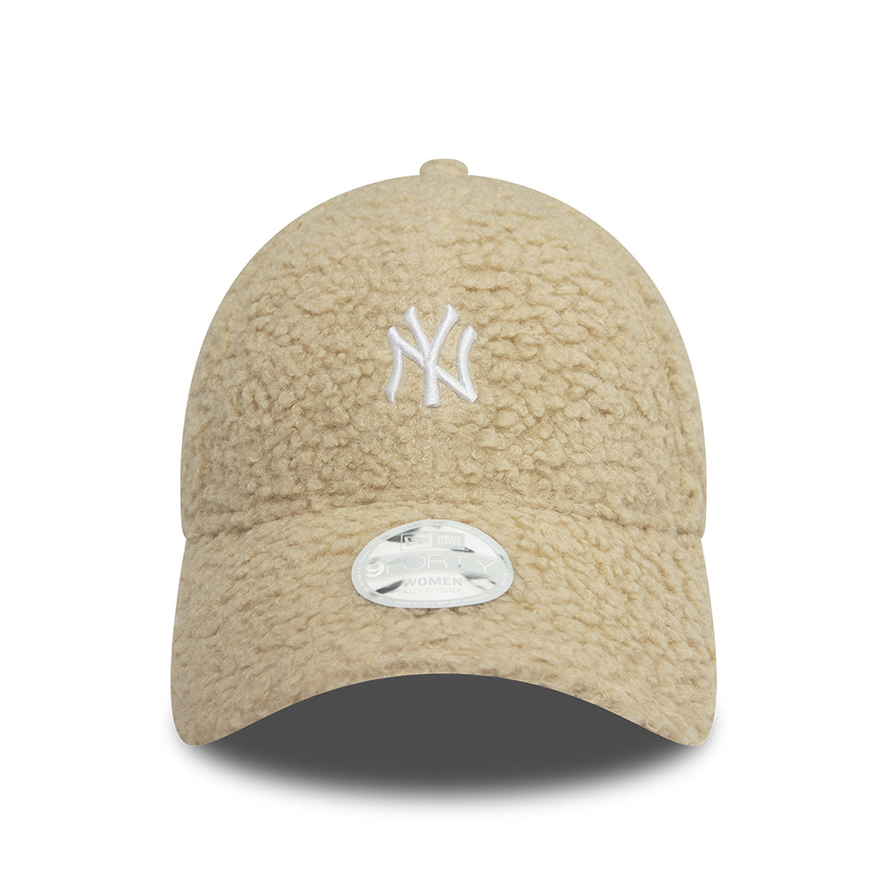 New Era Womens 9FORTY New York Yankees Baseball Cap - MLB Borg - Stone-White