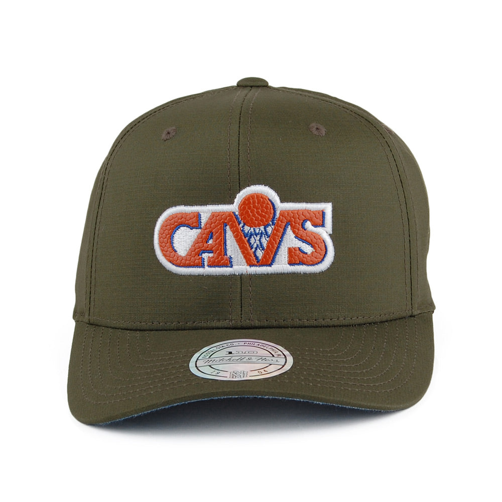 Mitchell & Ness Cleveland Cavaliers Ripstop Snapback Cap - Battle - Army Green