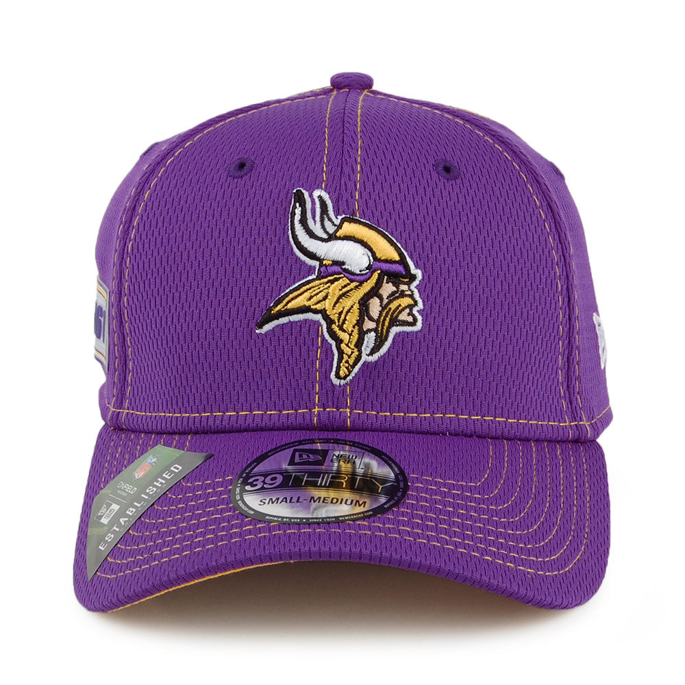 New Era 39THIRTY Minnesota Vikings Baseball Cap - NFL Onfield Road - Purple