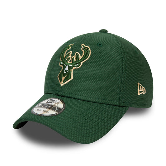 New Era 9FORTY Milwaukee Bucks Baseball Cap - NBA Diamond Era Essential - Green