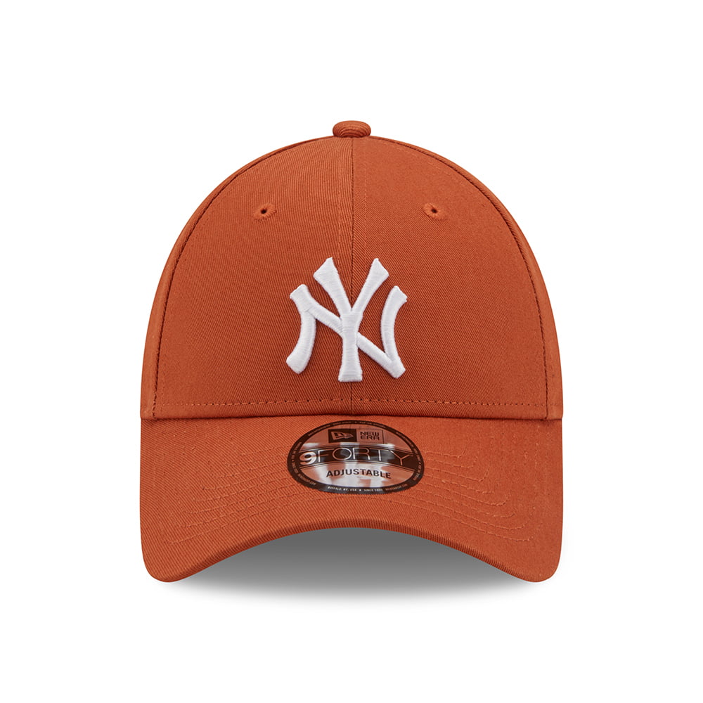 New Era 9FORTY New York Yankees Baseball Cap - MLB League Essential XXI - Burnt Orange-White