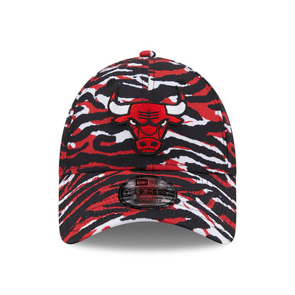 New Era 9FORTY Chicago Bulls Baseball Cap - NBA AOP Camo Print - Red