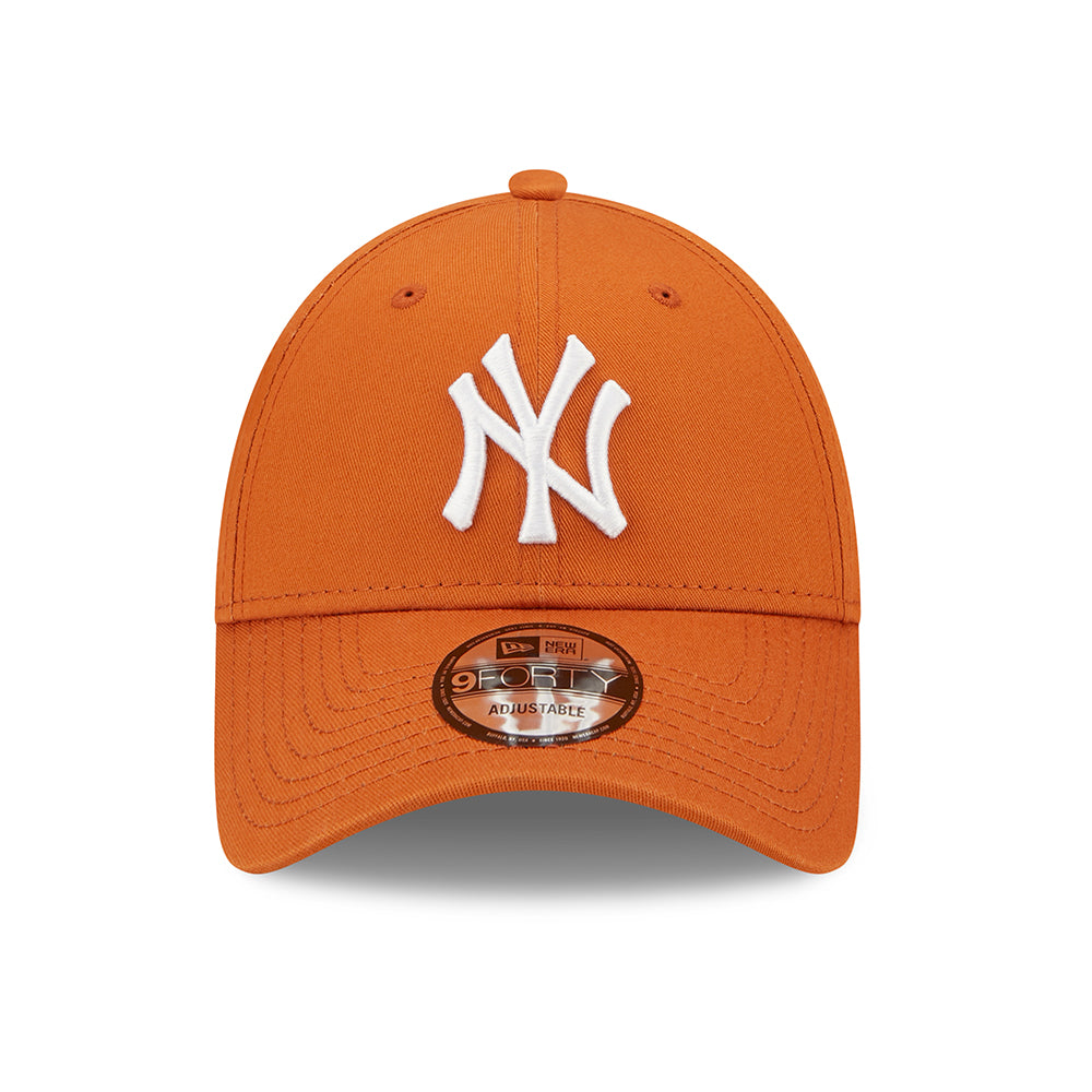 New Era 9FORTY New York Yankees Baseball Cap - MLB League Essential - Rust-White