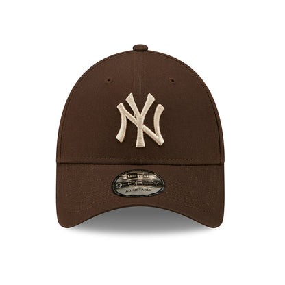 New Era 9FORTY New York Yankees Baseball Cap - League Essential - Brown-Stone