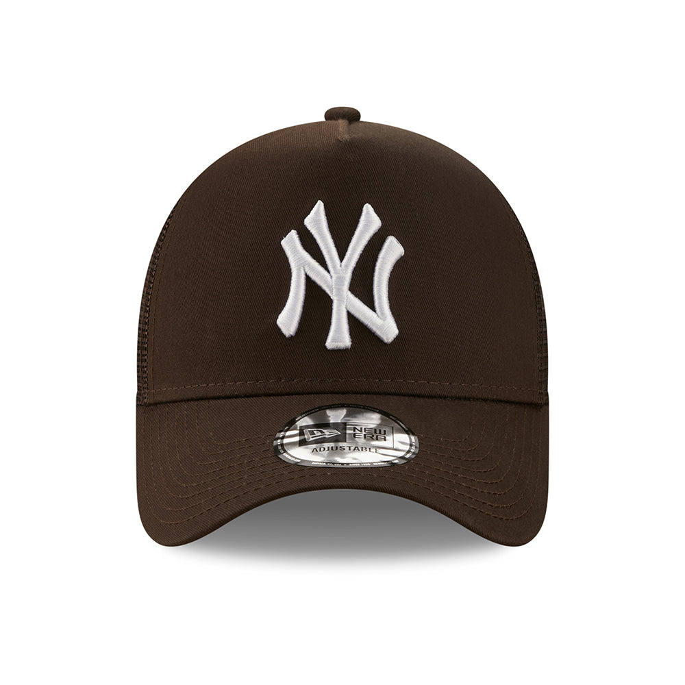 New Era 9FORTY New York Yankees A-Frame Trucker Cap - MLB League Essential - Dark Brown-White