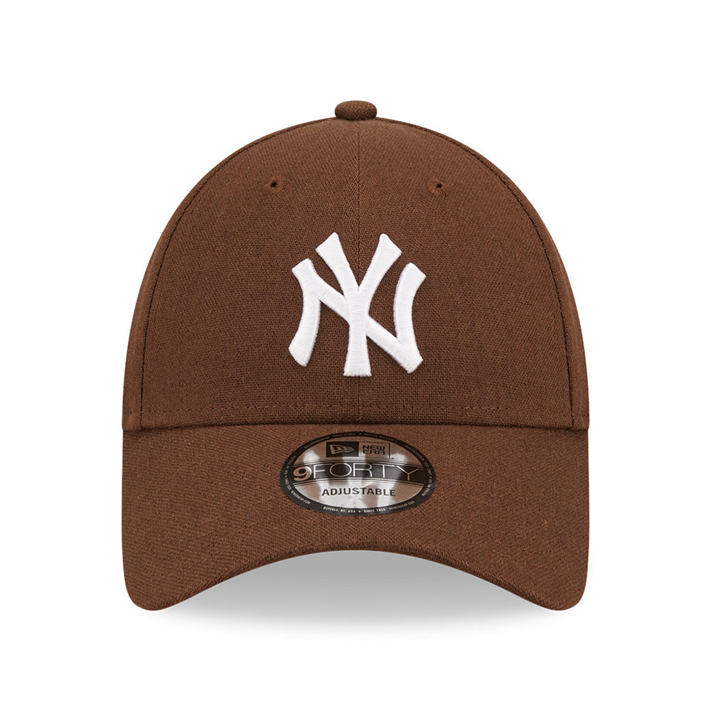 New Era 9FORTY New York Yankees Baseball Cap - MLB Linen - Rust-White