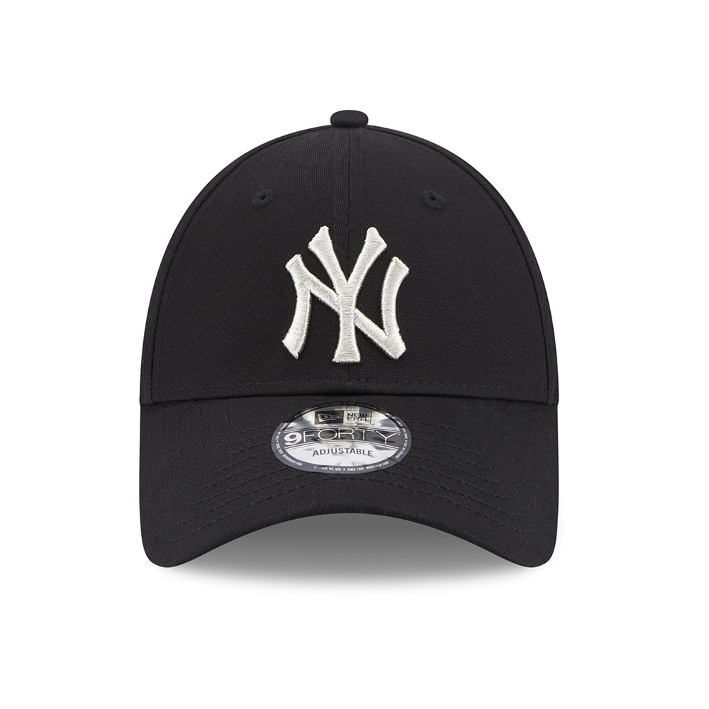 New Era Womens 9FORTY New York Yankees Baseball Cap - MLB Metallic Logo - Black-Silver