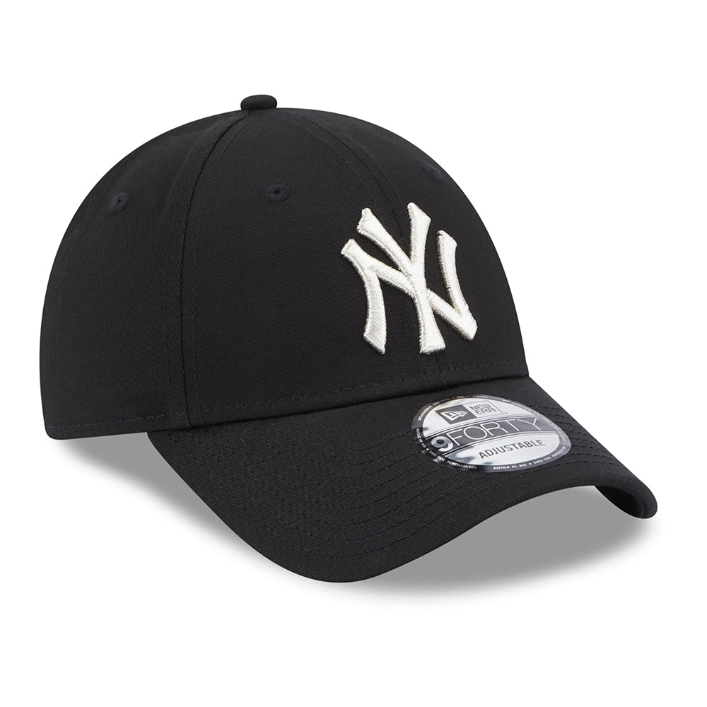 New Era Womens 9FORTY New York Yankees Baseball Cap - MLB Metallic Logo - Black-Silver