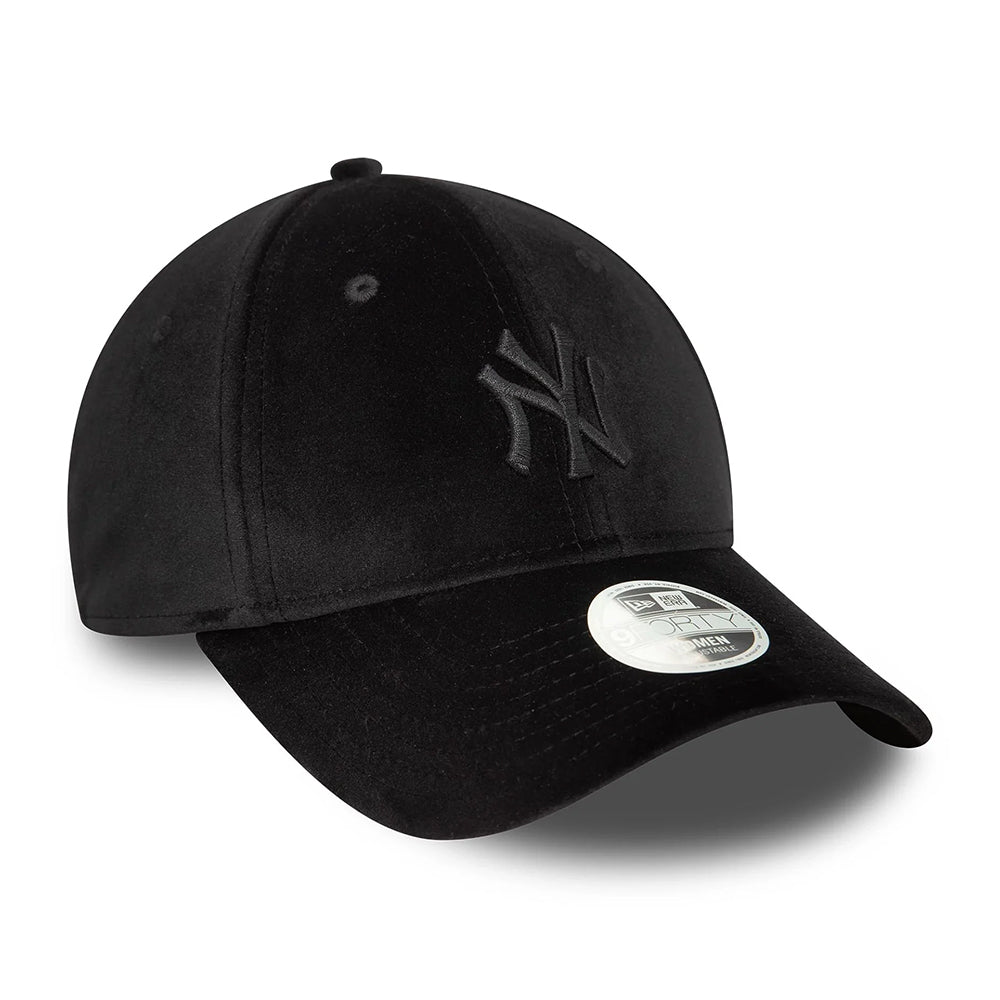 New Era Womens 9FORTY New York Yankees Baseball Cap - MLB Velour - Black