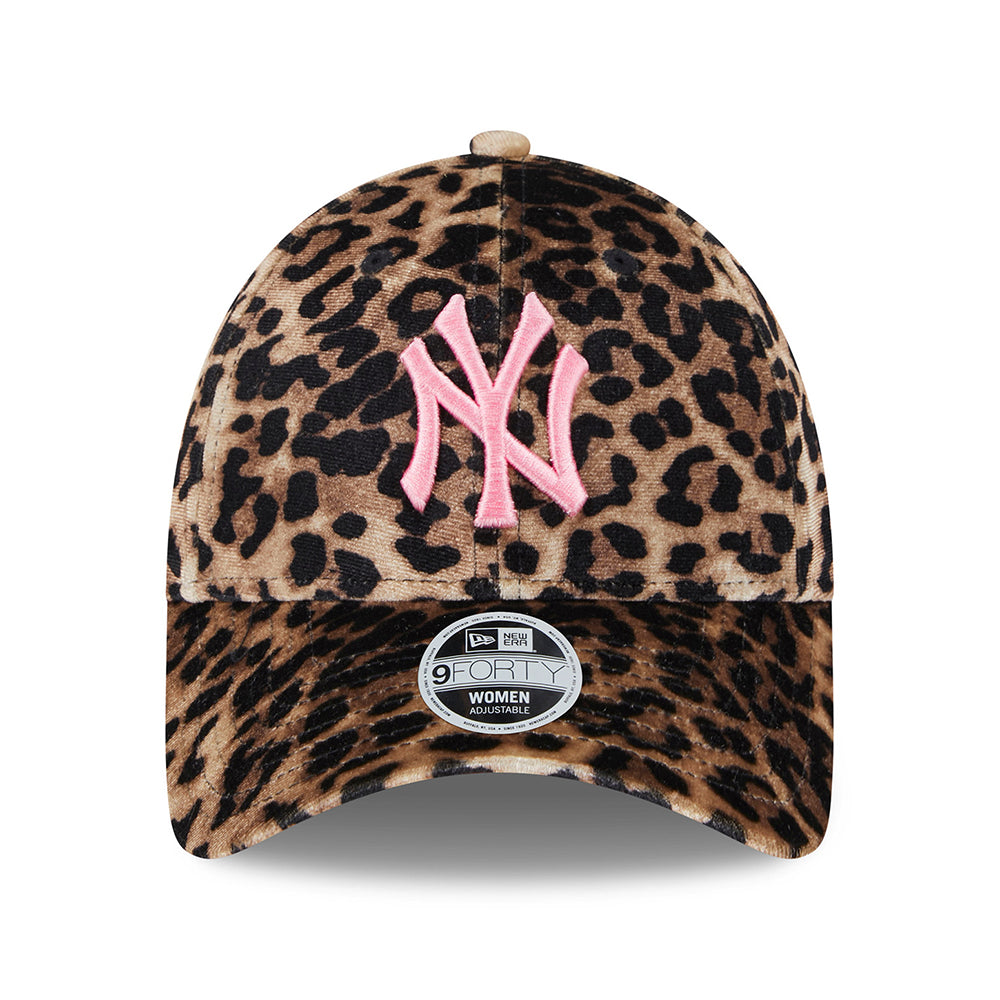 New Era Womens 9FORTY New York Yankees Baseball Cap - MLB Leopard Velour - Brown-Pink