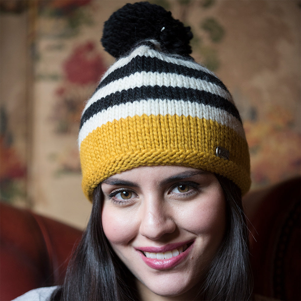 Kusan Moss Yarn Bobble Hat - Yellow